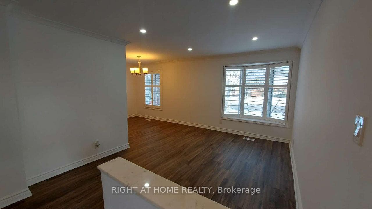 38 Stoddart Drive Unit Main photo 3