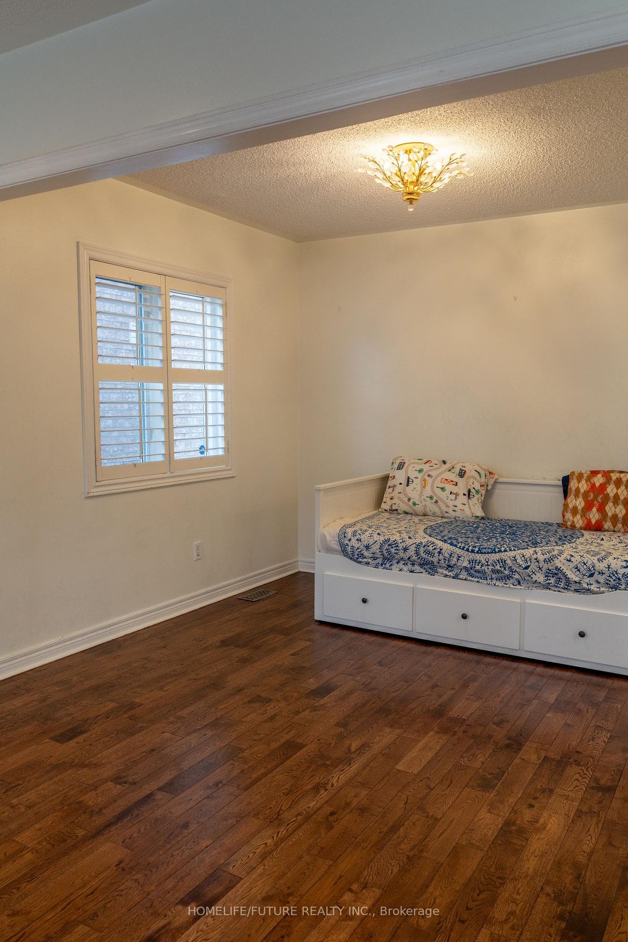 620 Madame Street photo 12