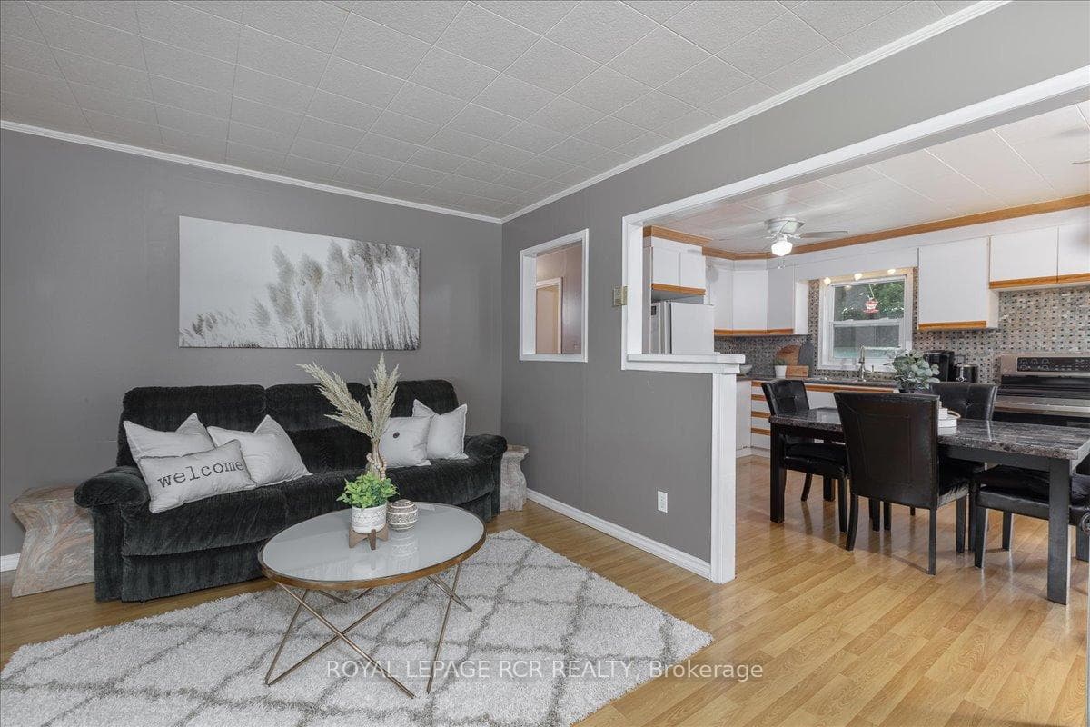 15 Riverglen Drive photo 16