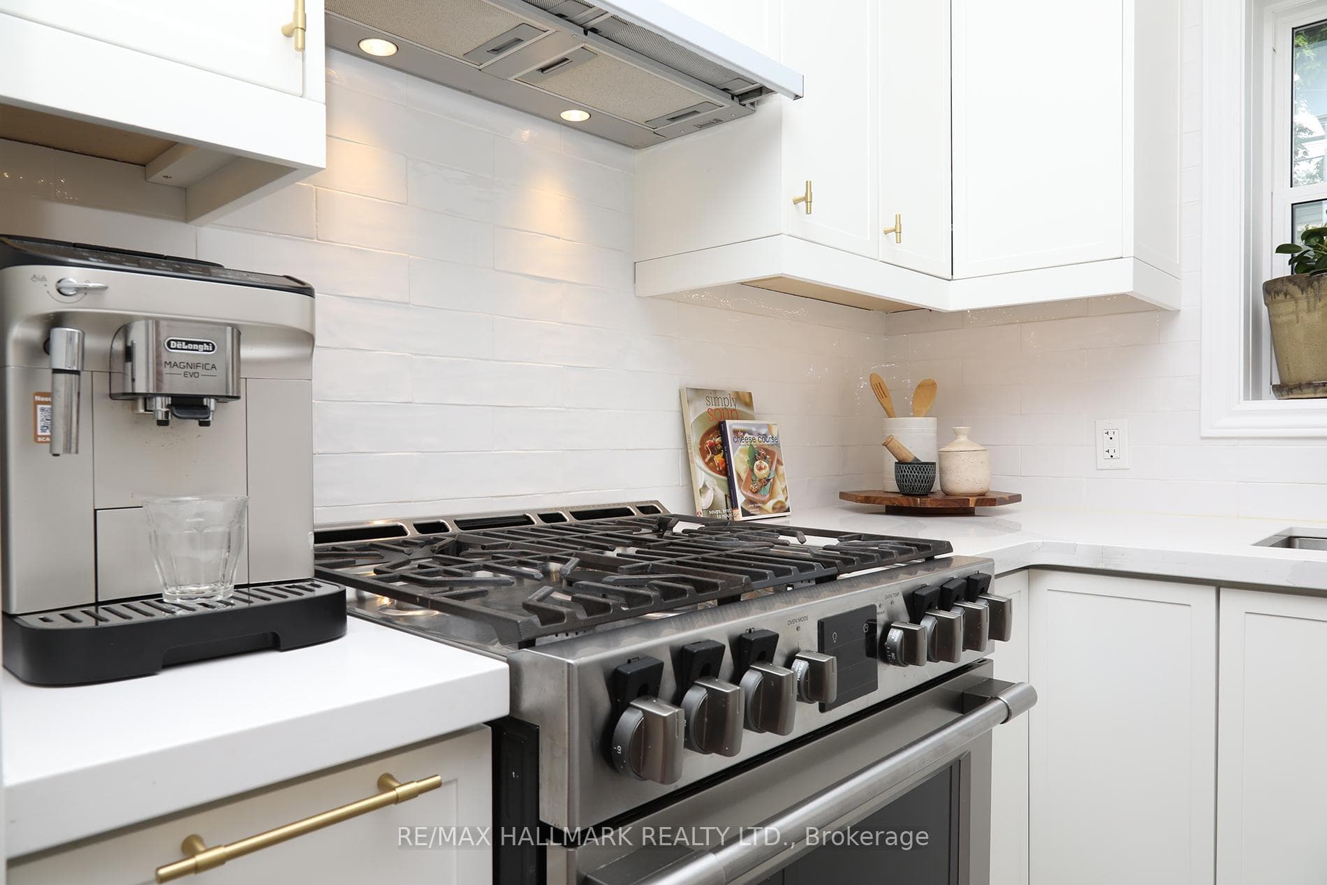 339 Scarborough Road photo 17