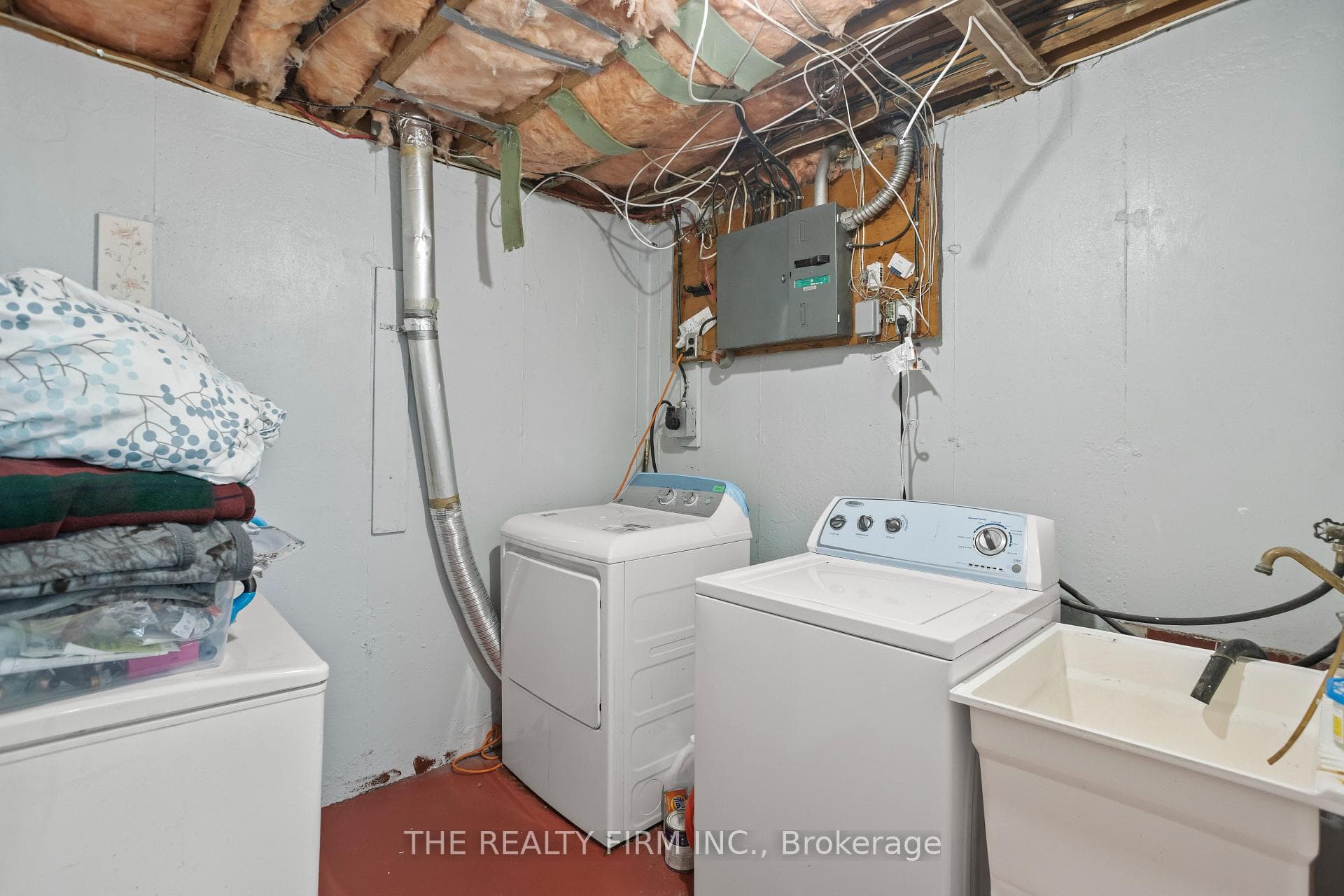 681 Ladybrook Crescent photo 30