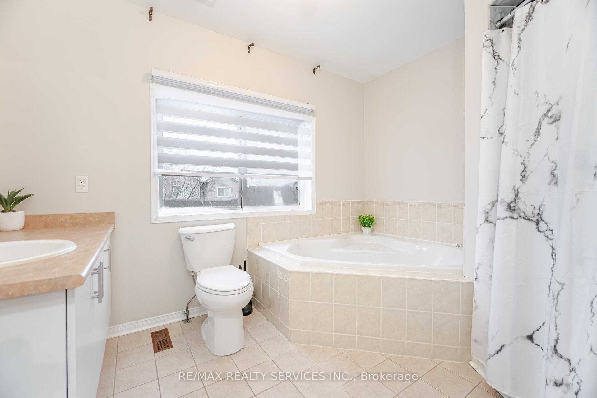 47 Spadina Road Unit 32 photo 20