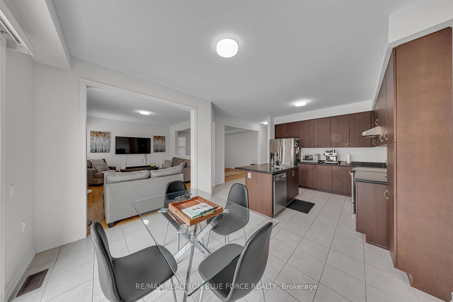 38 Pinedale Avenue photo 9