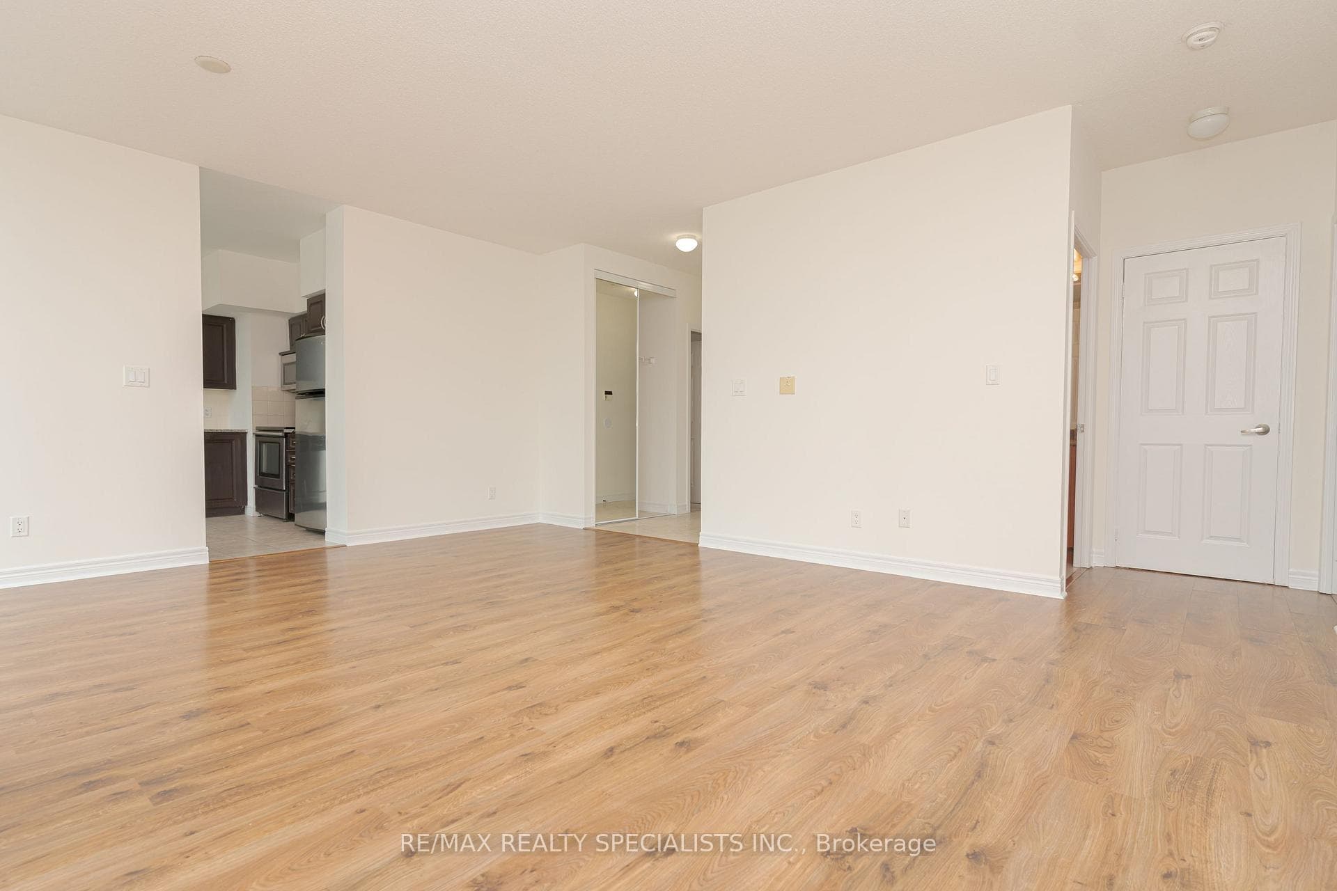 208 Enfield Place Unit 603 photo 12