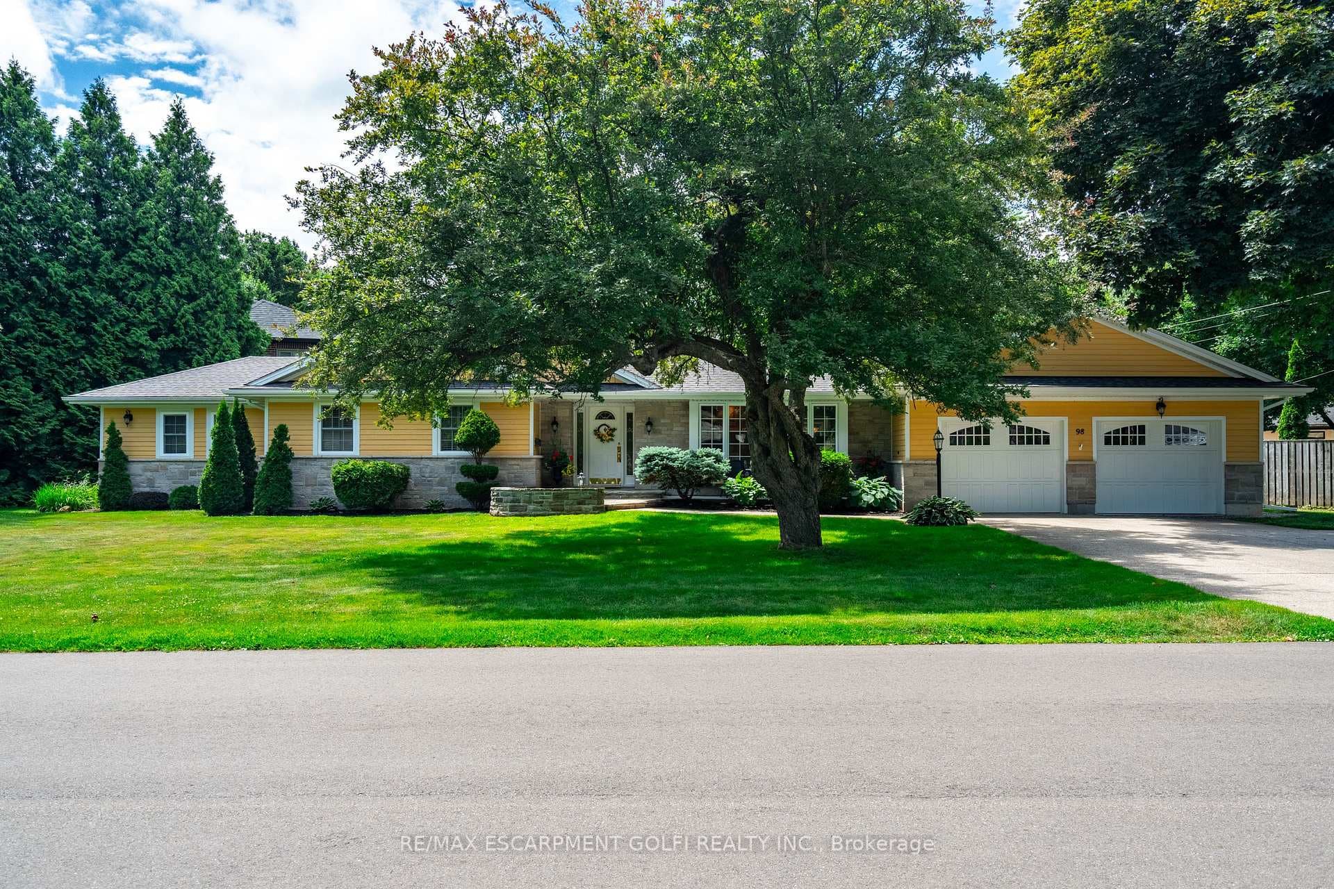 98 HADLEY Drive photo 1