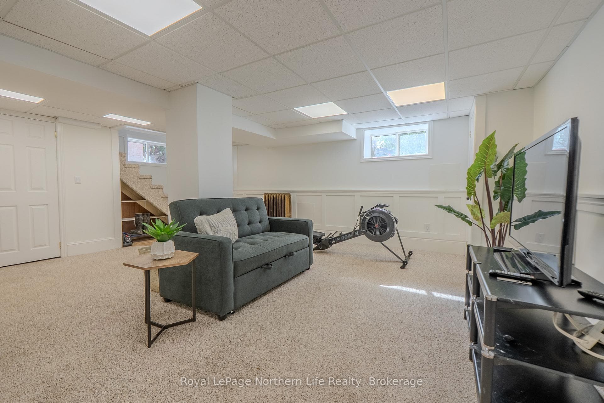 712 Jane Street photo 32