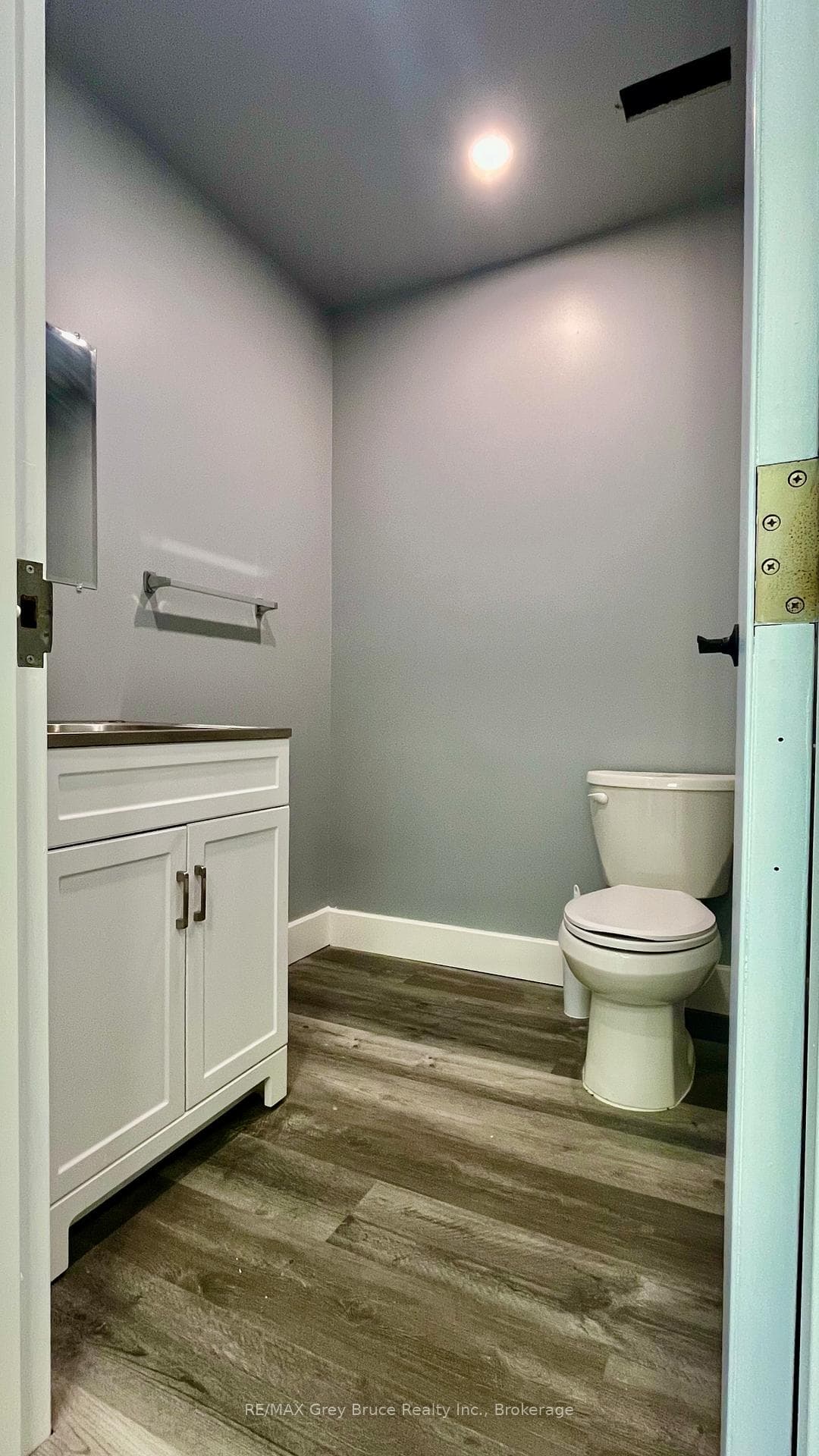 18 Yonge Street Unit 4 photo 4