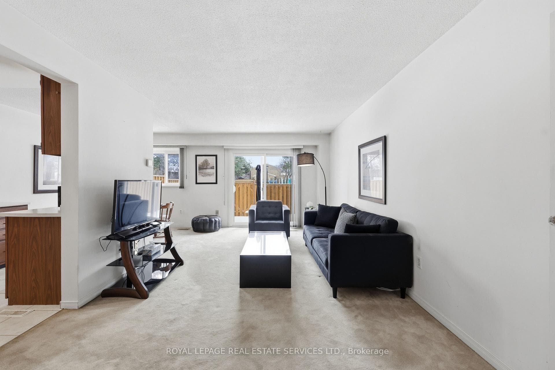 1526 Lancaster Drive Unit 128 photo 4