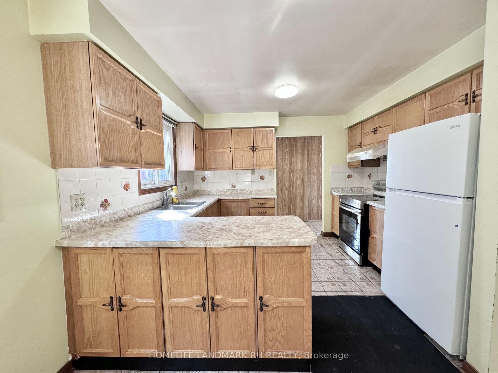 126 Wharton Square Unit Upper photo 5