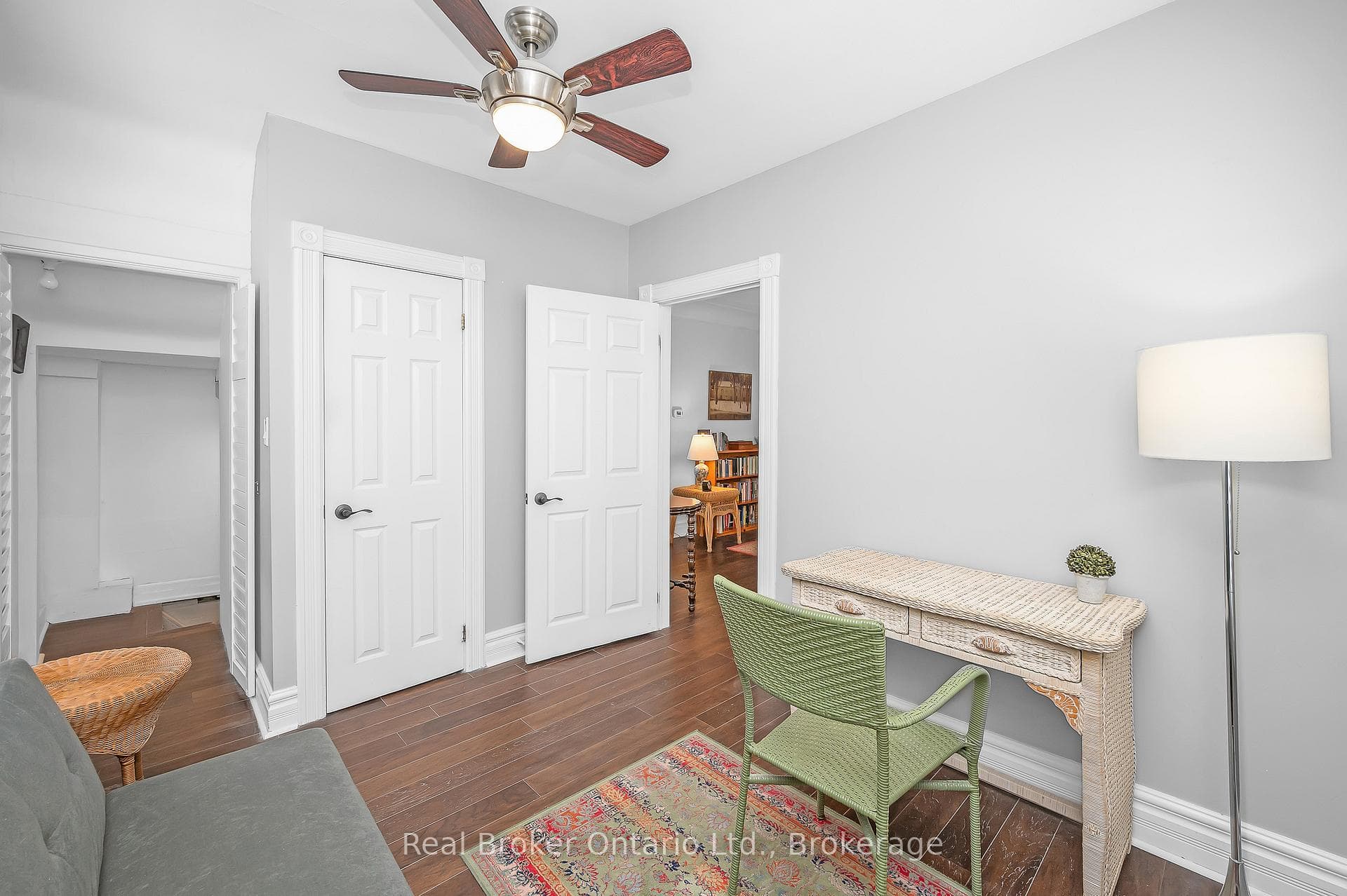 15 Maple Avenue photo 6