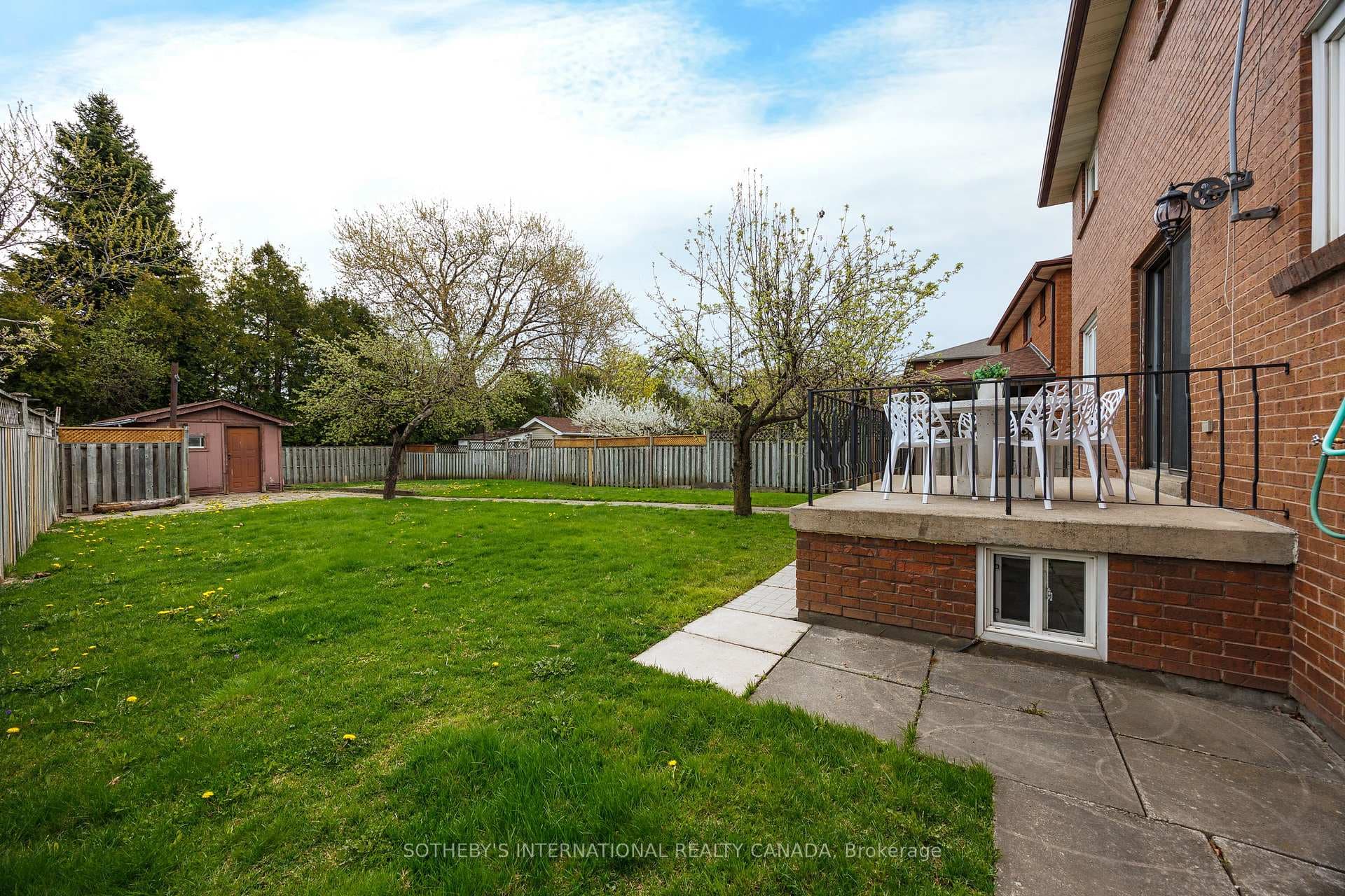 15 Keeleview Court photo 32