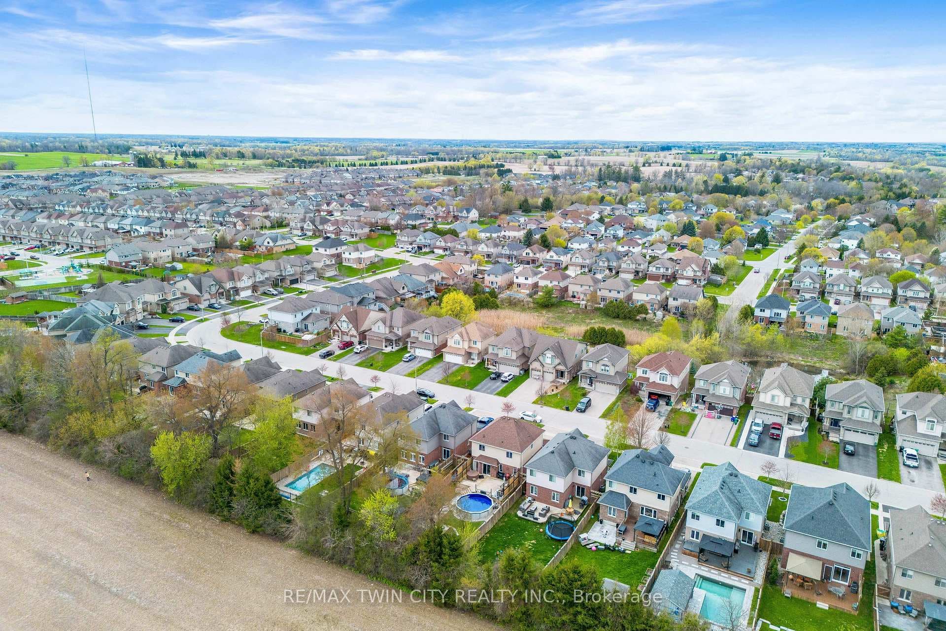 109 ROBERT SIMONE Way photo 45
