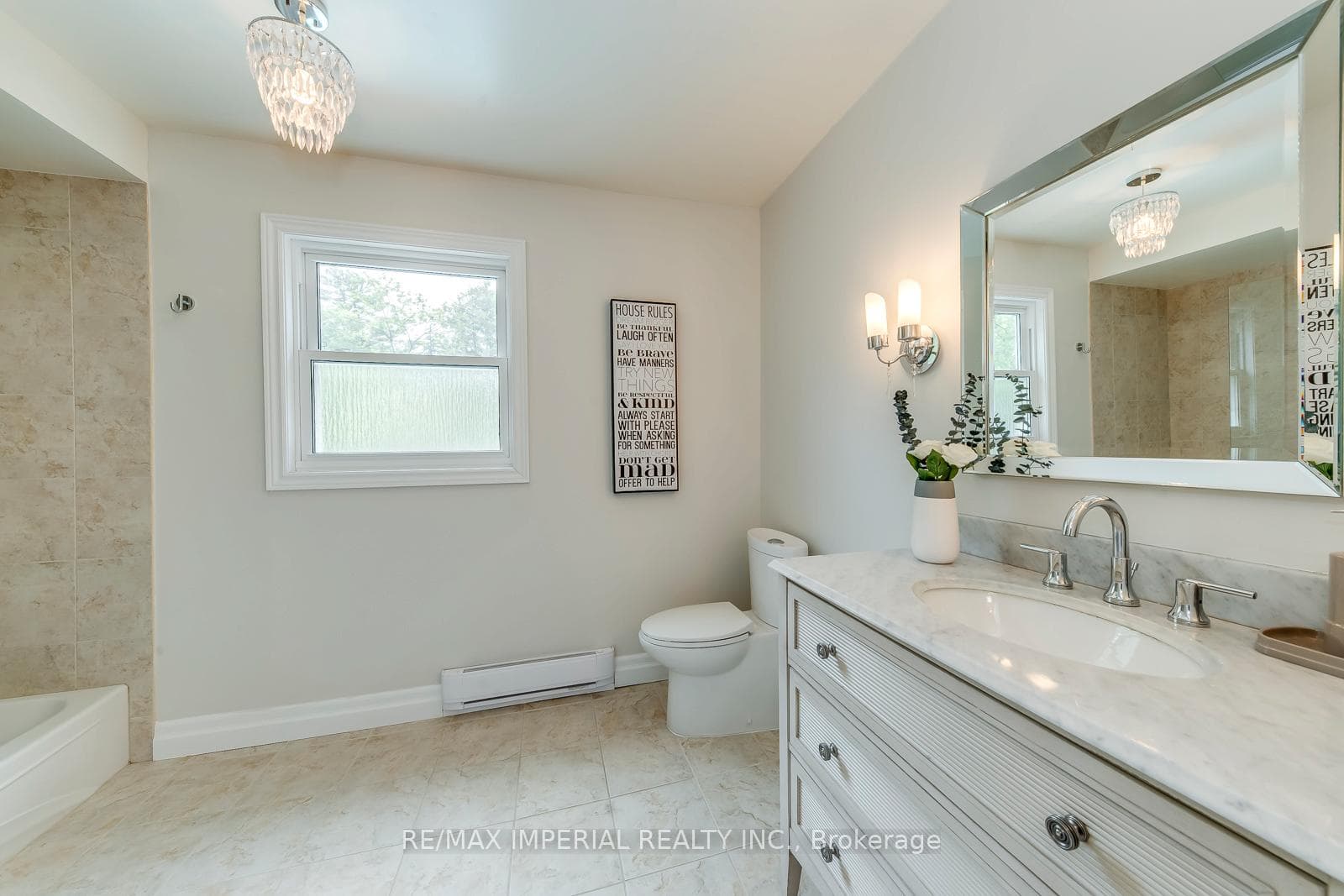 110 Blyth Crescent photo 36