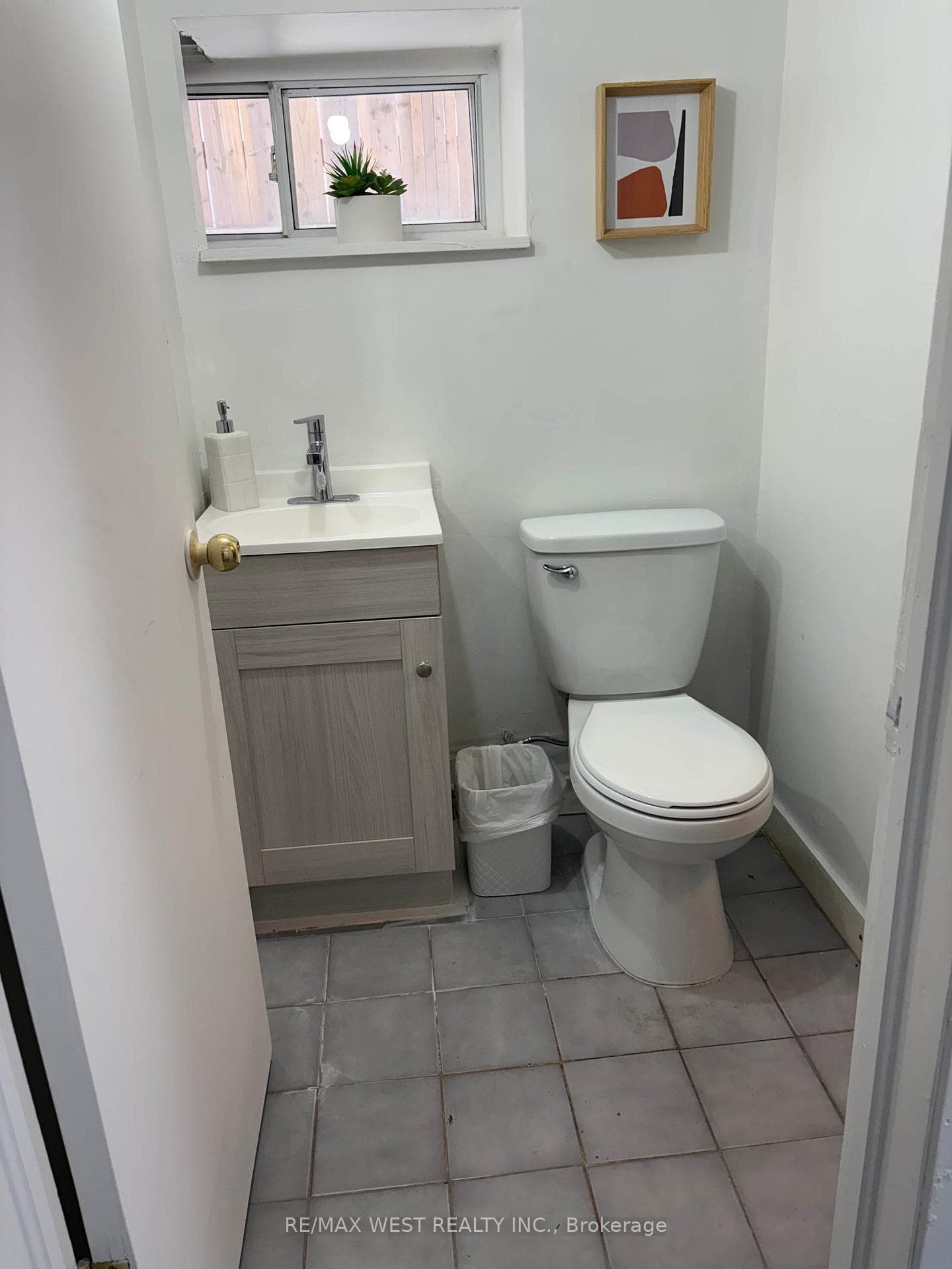 1166 Dufferin Street photo 27