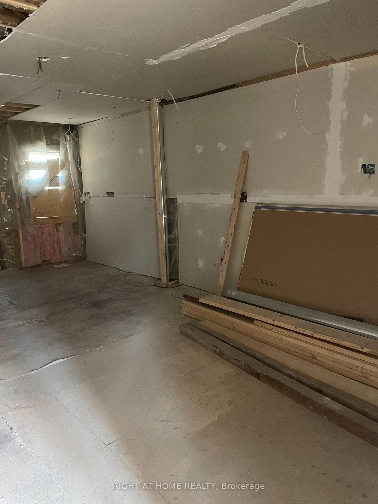 37 Secord Avenue photo 4