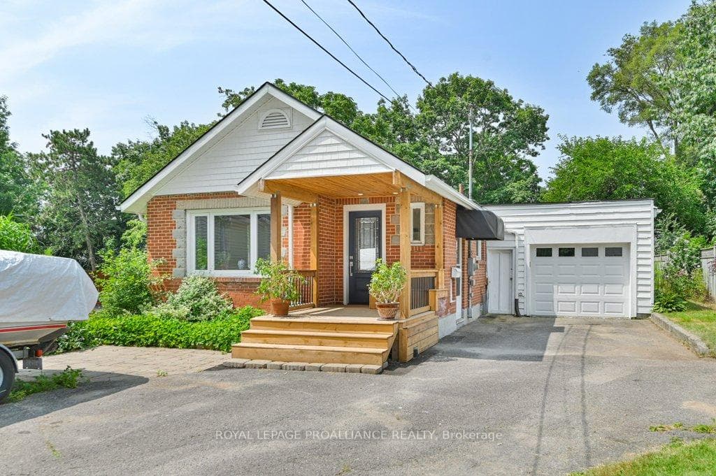300 Dufferin Avenue photo 1