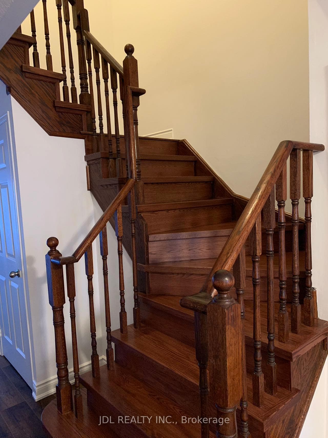 106 Burgess Crescent photo 5