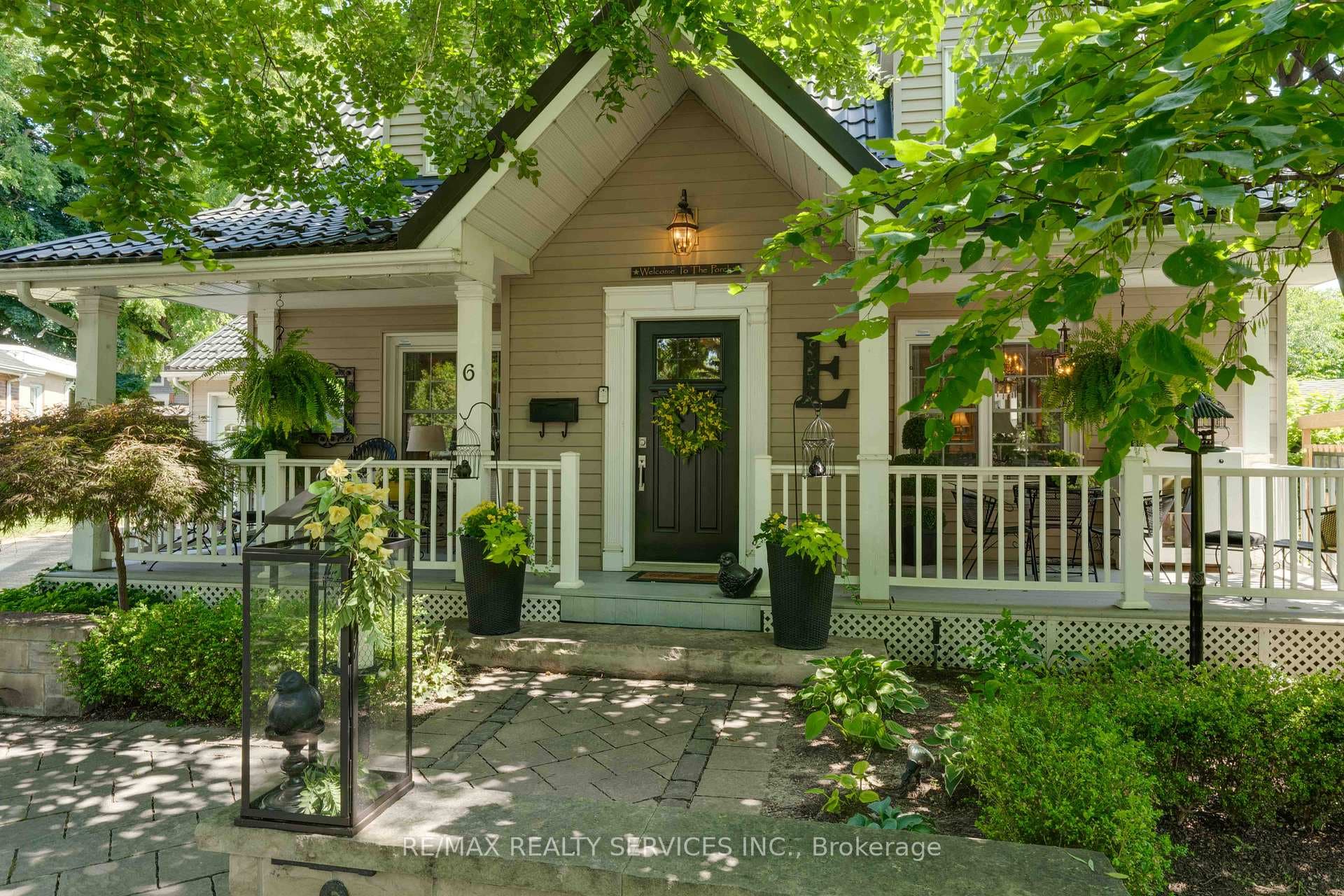 6 Glen Eagle Crescent photo 2