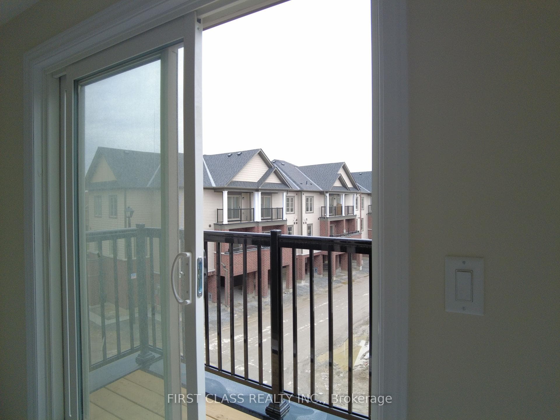 1526 Bloor Street photo 28
