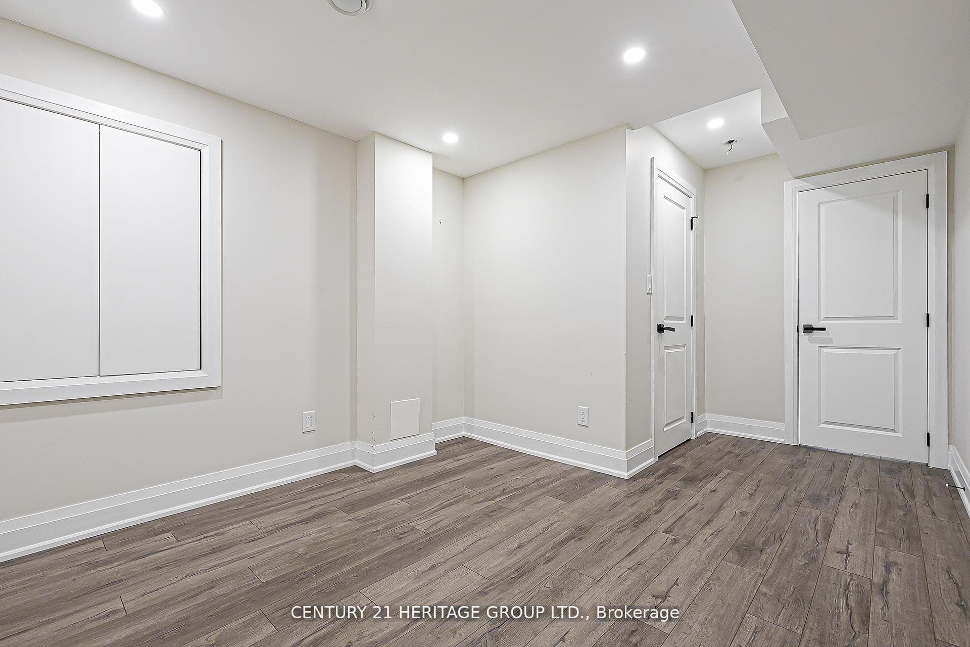2 Roy Harper Avenue photo 39