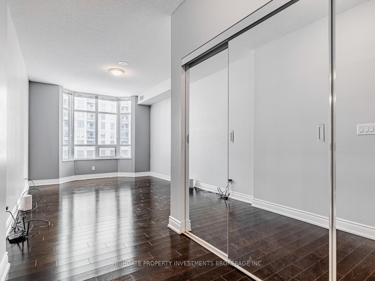 10 Bloorview Place Unit 320 photo 19