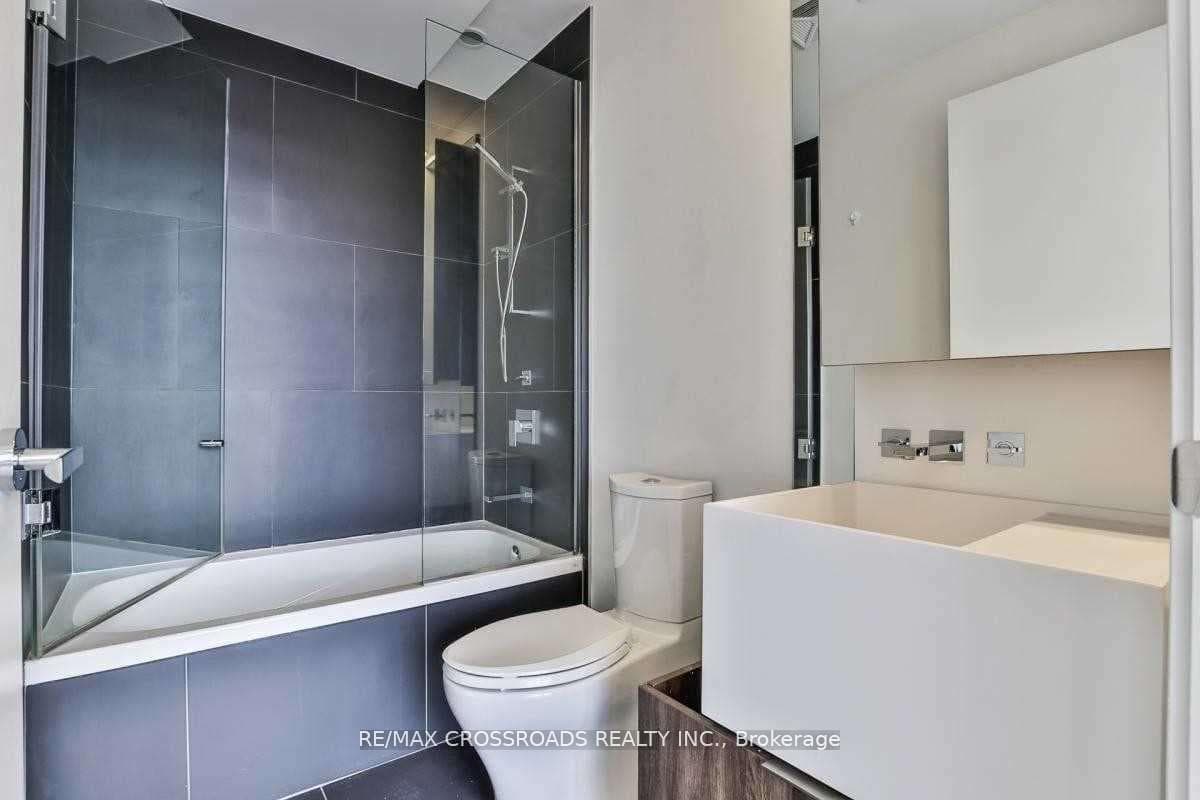 1 Bloor Street Unit 2110 photo 10