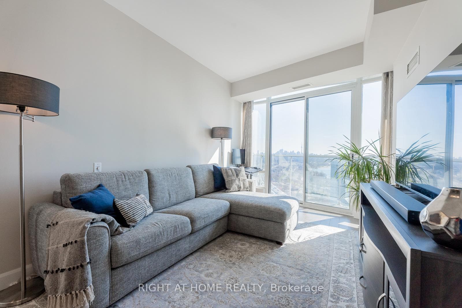 15 Windermere Avenue Unit 2409 photo 9