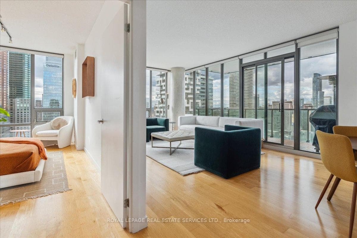 33 Lombard Street Unit 4102 photo 9