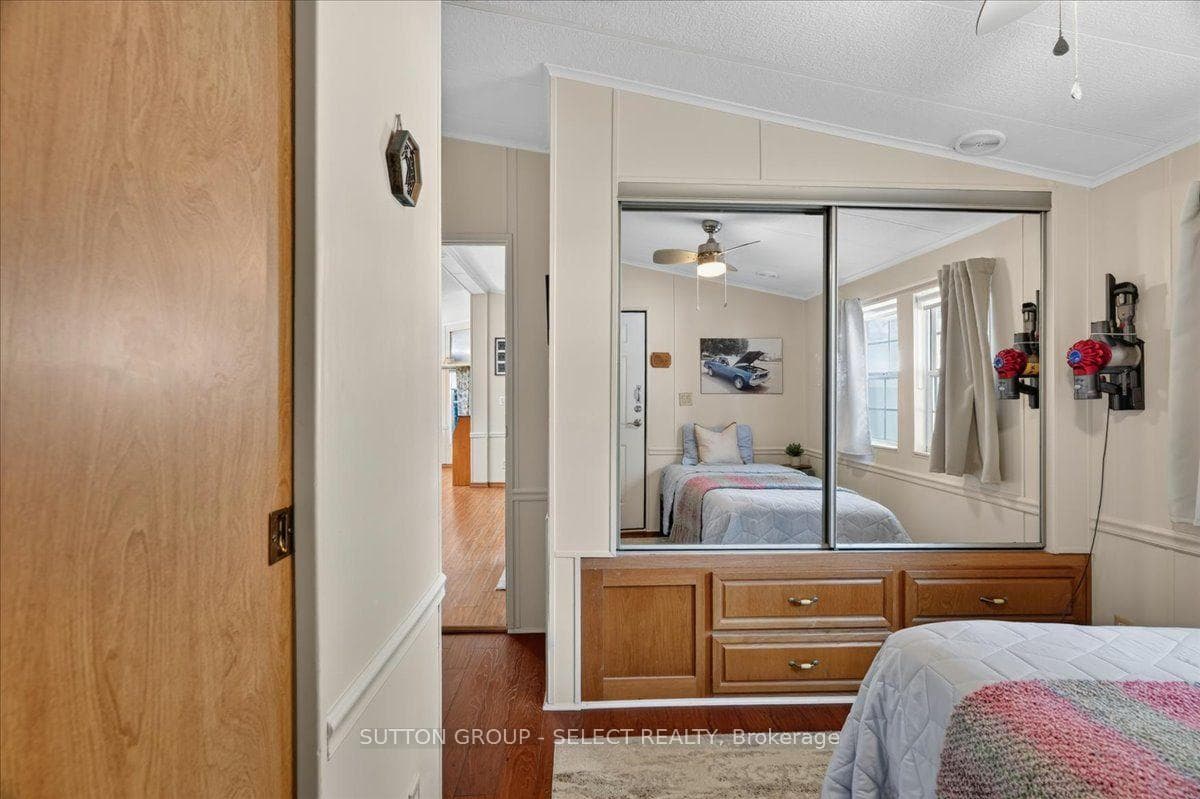 8685 Rock Glen Road Unit 405 photo 23
