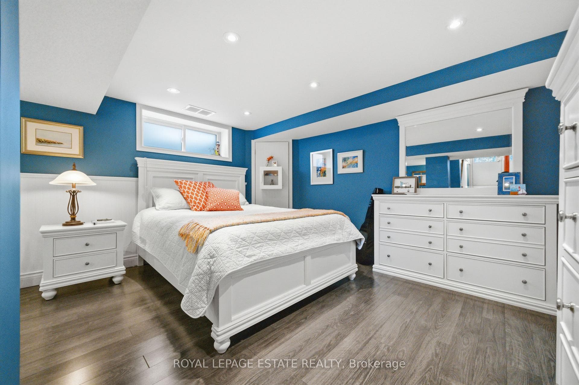 66 Harewood Avenue photo 19