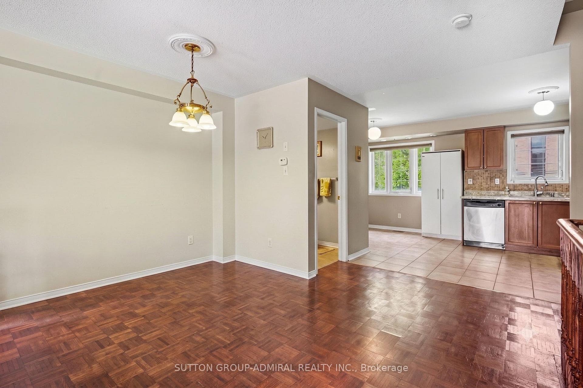 Dining Room (Vacant)