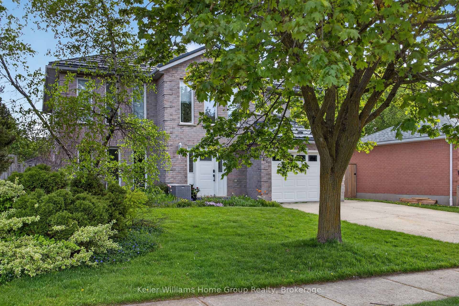 42 Freshmeadow Way photo 3