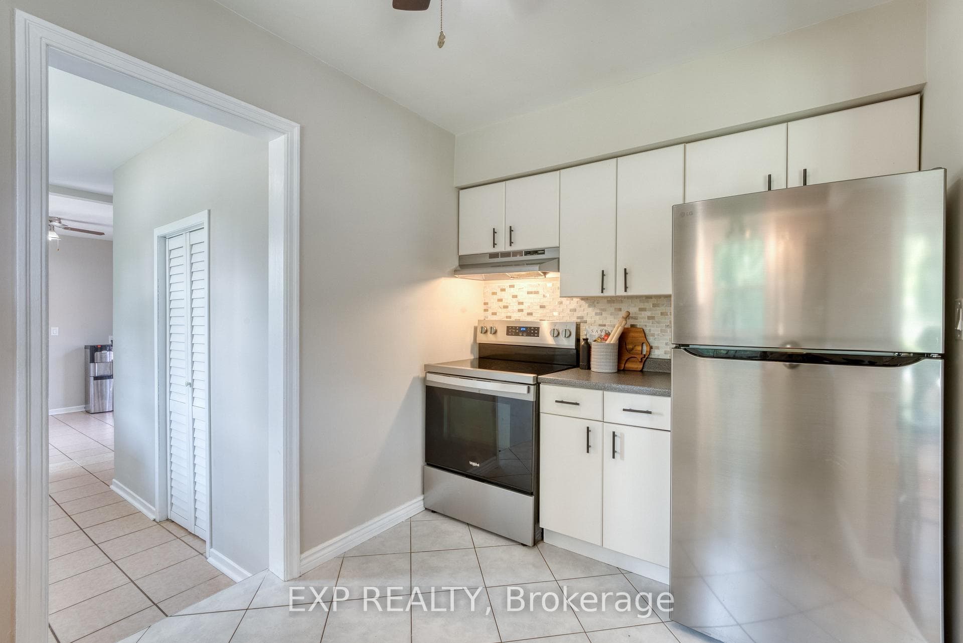 791 Scofield Avenue photo 14