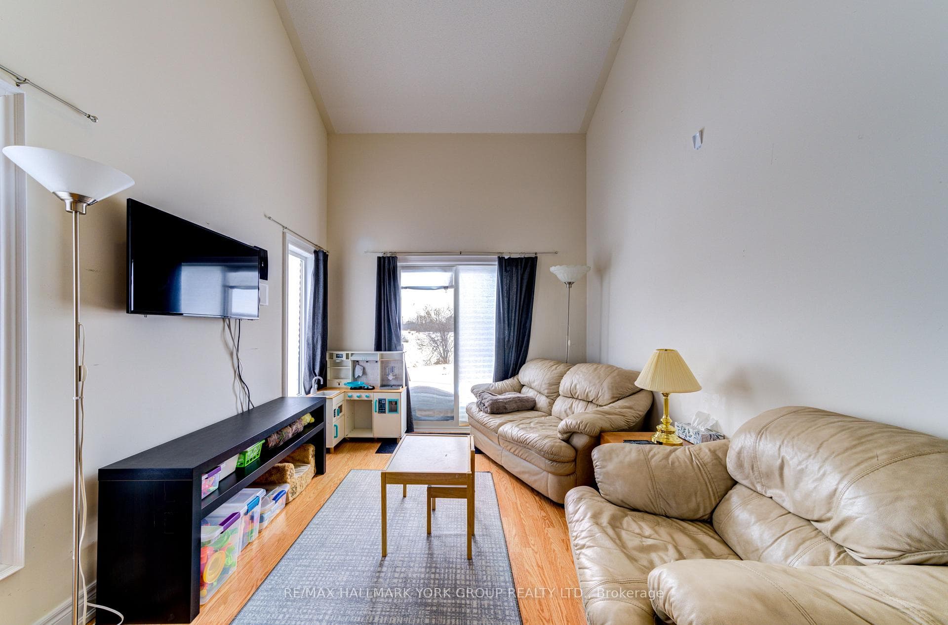 323 Atkinson Street photo 19