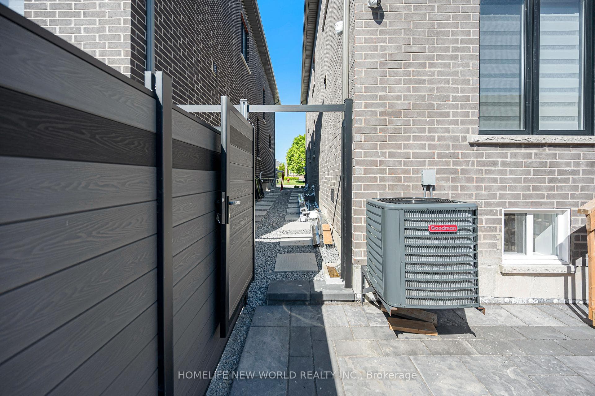 80 weslock Crescent photo 28
