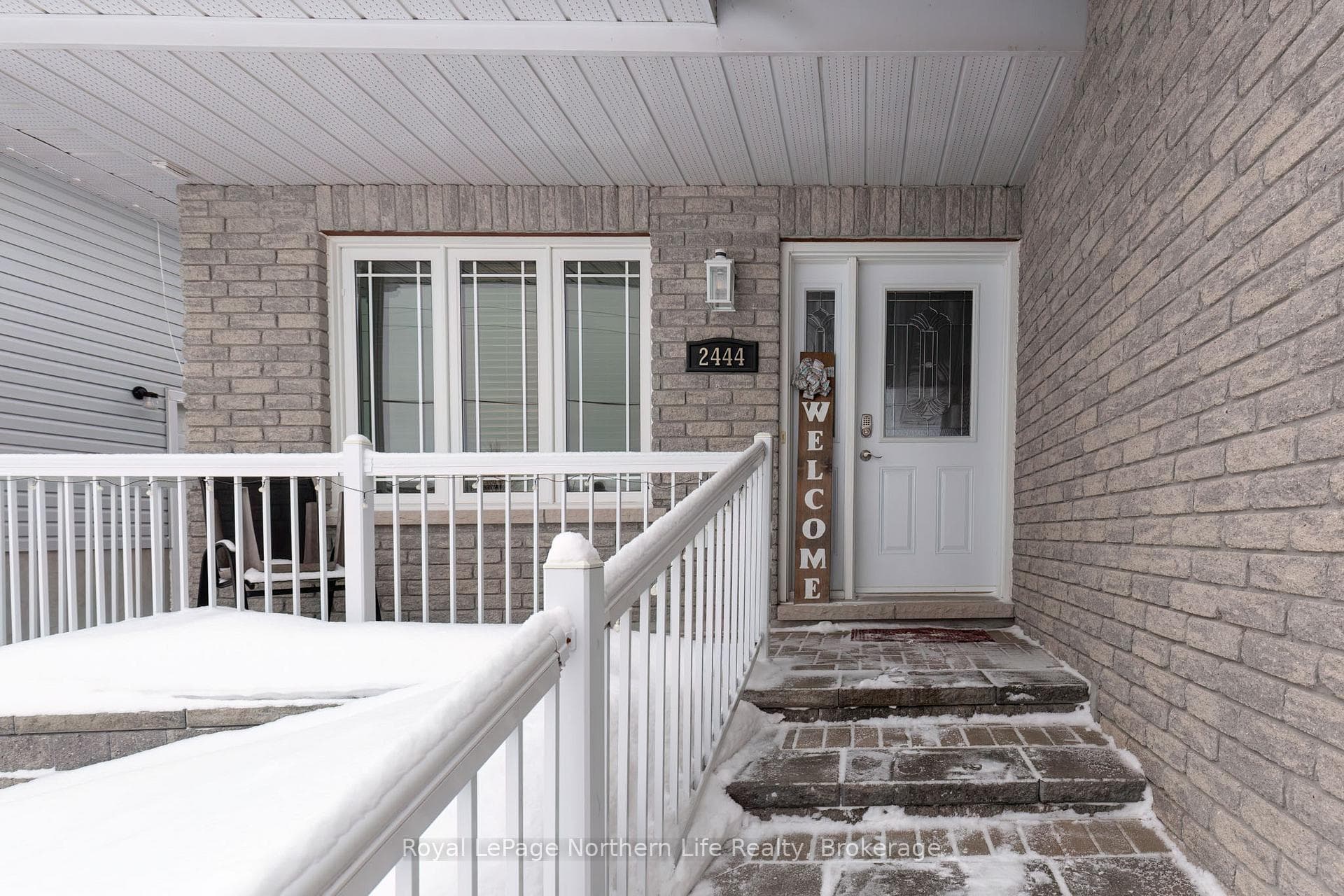 2444 Connaught Avenue photo 3