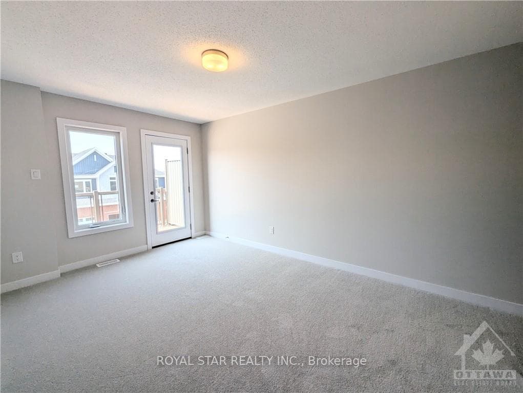 127 BEEBALM Crescent photo 9