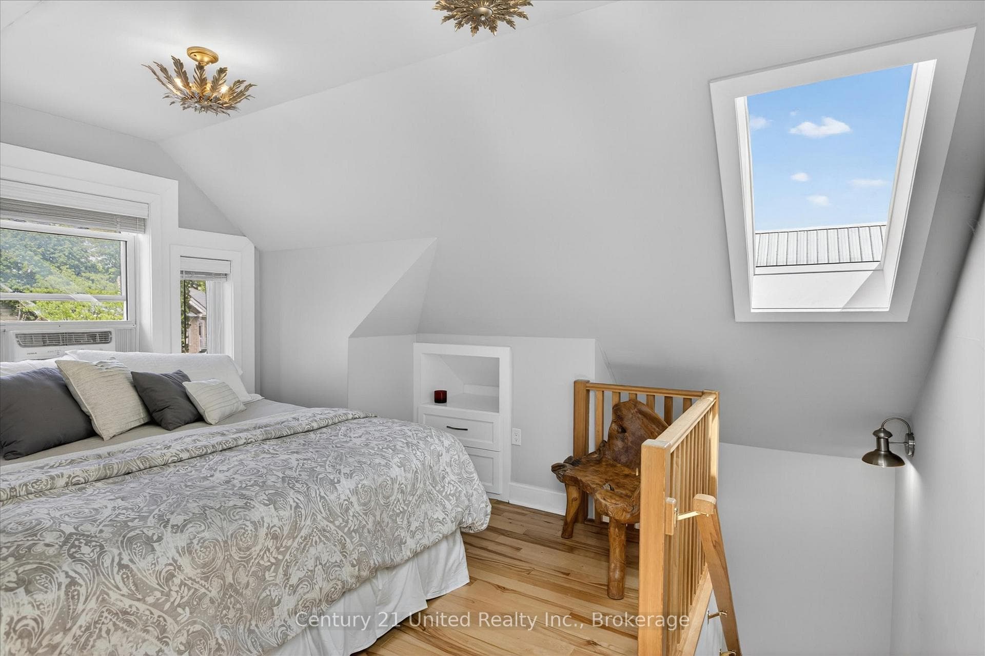 587 Gilmour Street photo 29