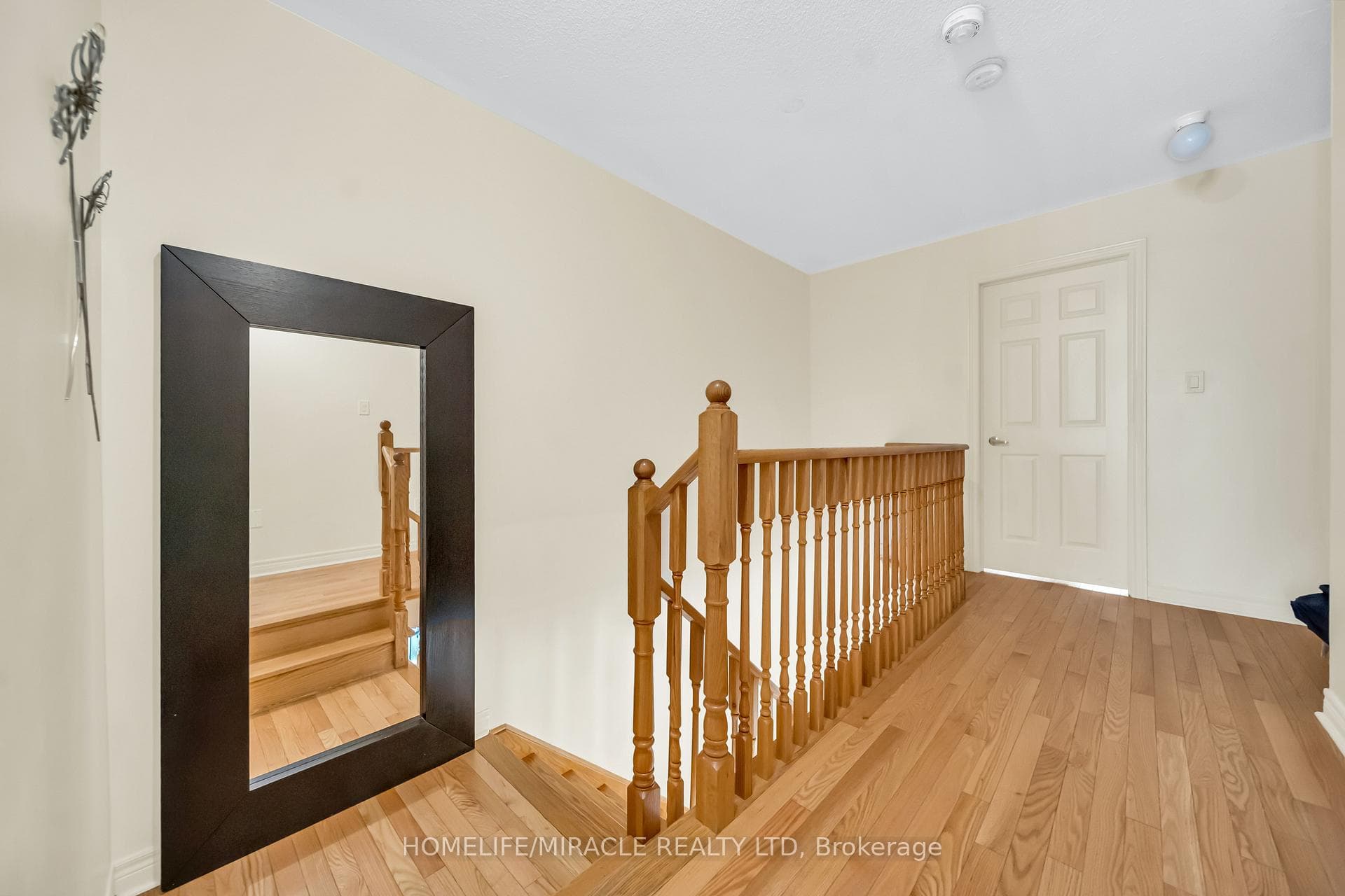 1195 Kettering Drive photo 17