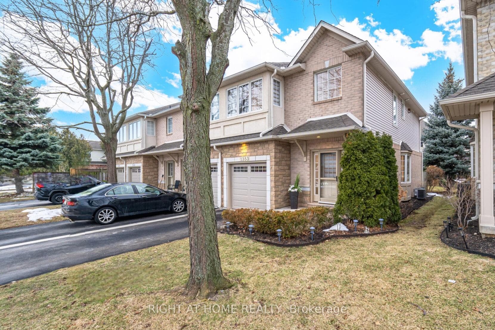 1353 Stephenson Drive photo 1