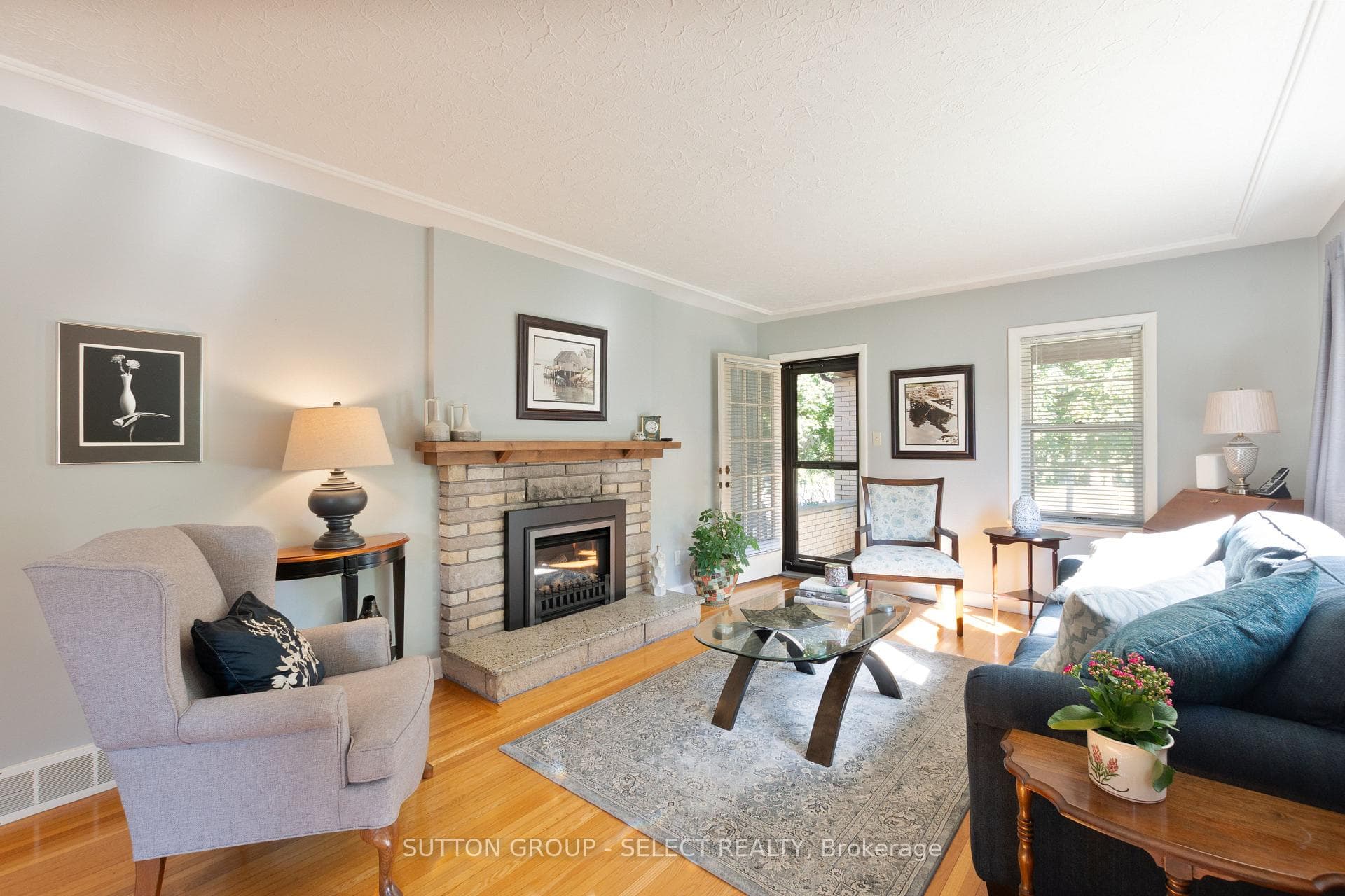 714 Springbank Drive photo 7