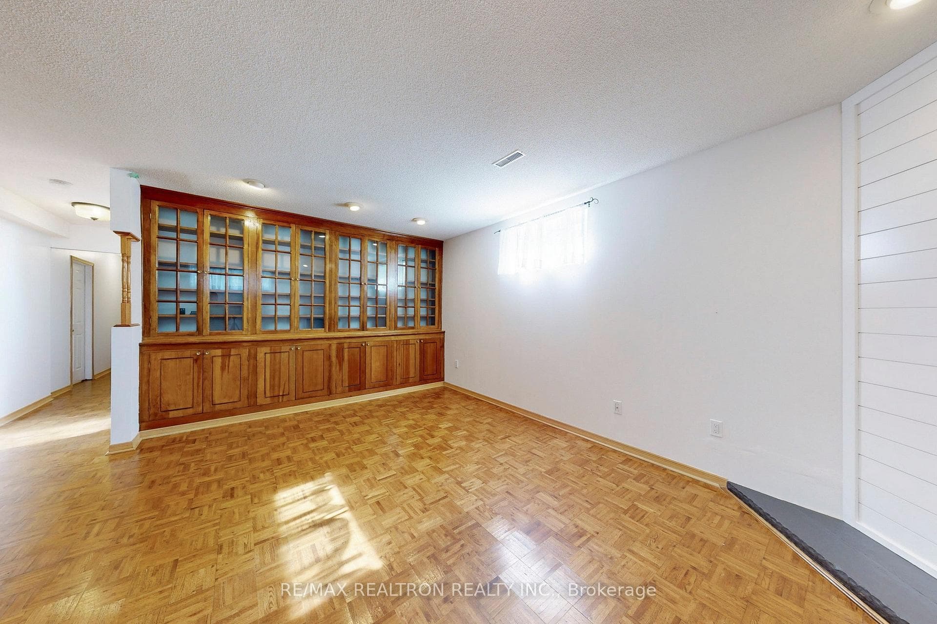 35 Old Burnhamthorpe Road Unit Bsmt photo 16