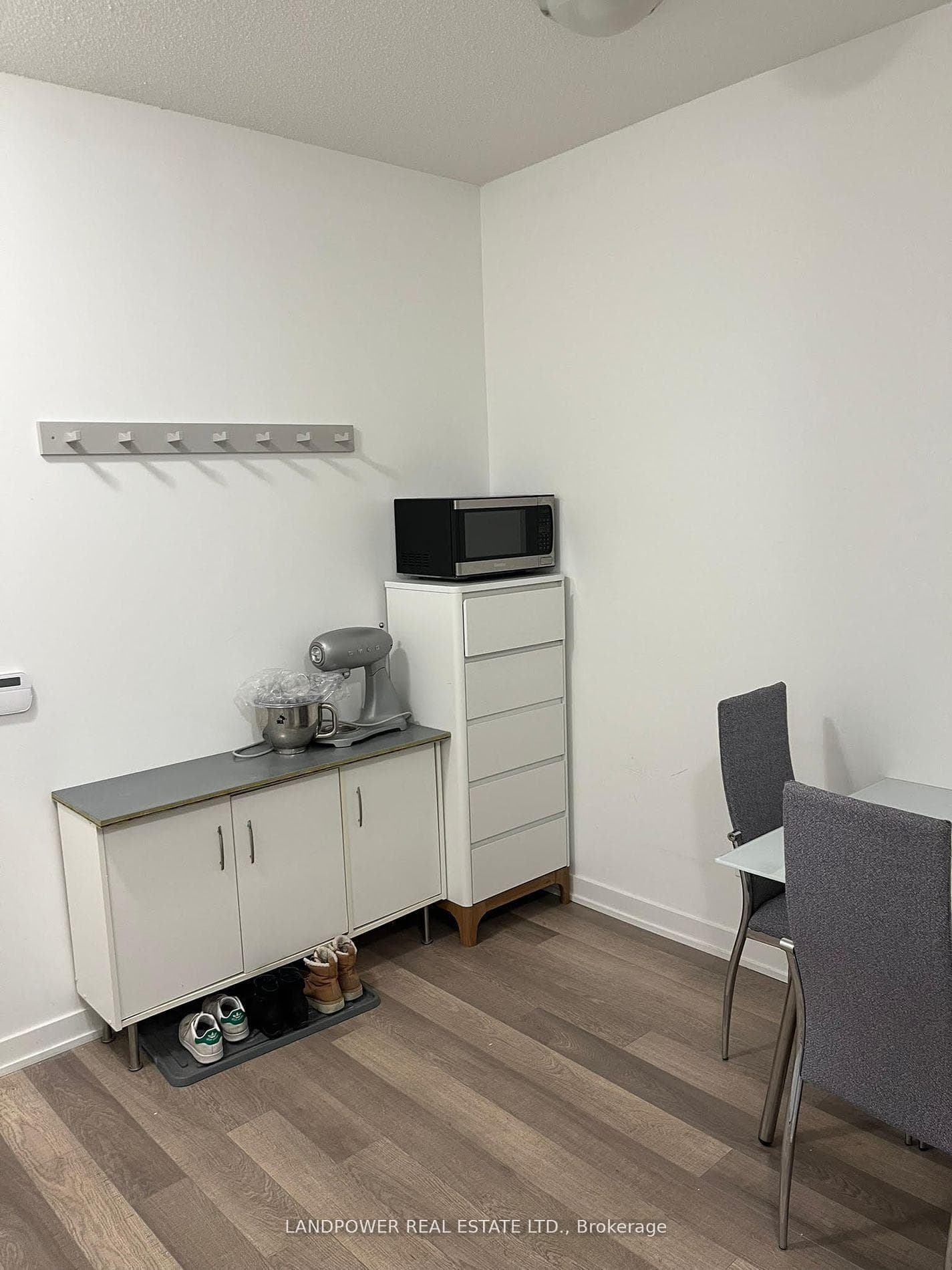 181 Huron Street Unit 1102 photo 4