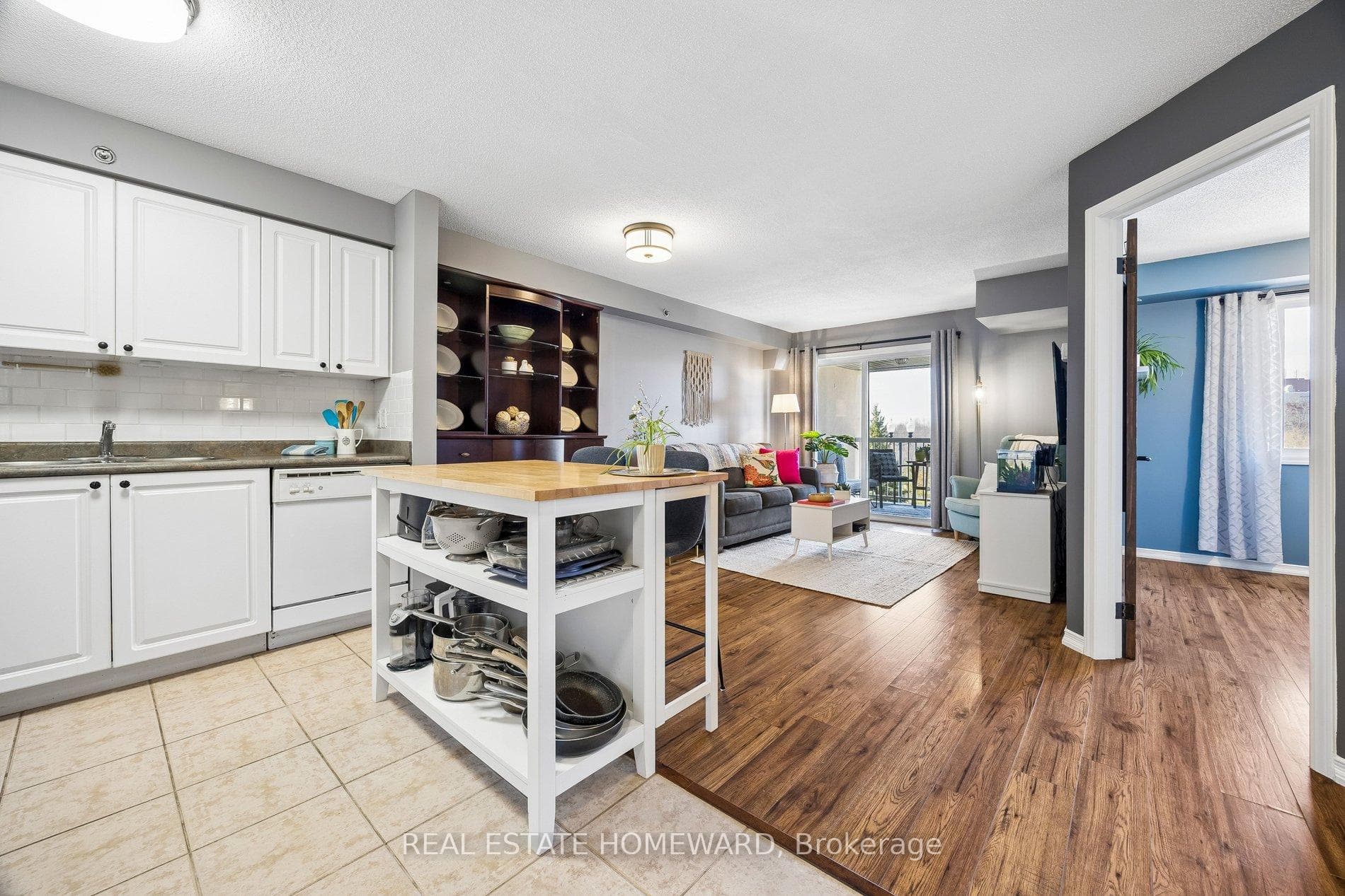 684 Warden Avenue Unit 401 photo 13