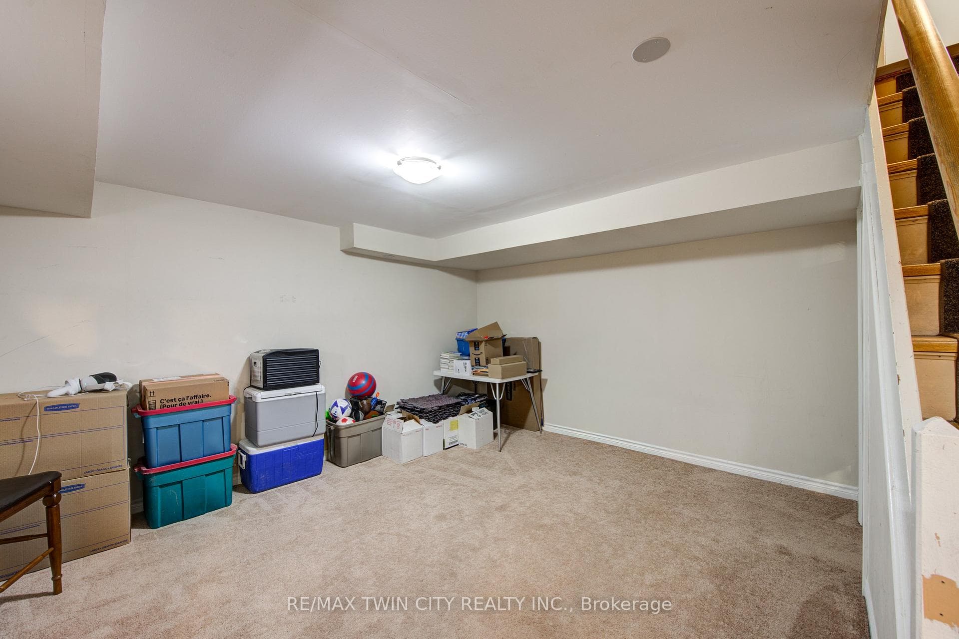 443 Magnolia Crescent photo 18
