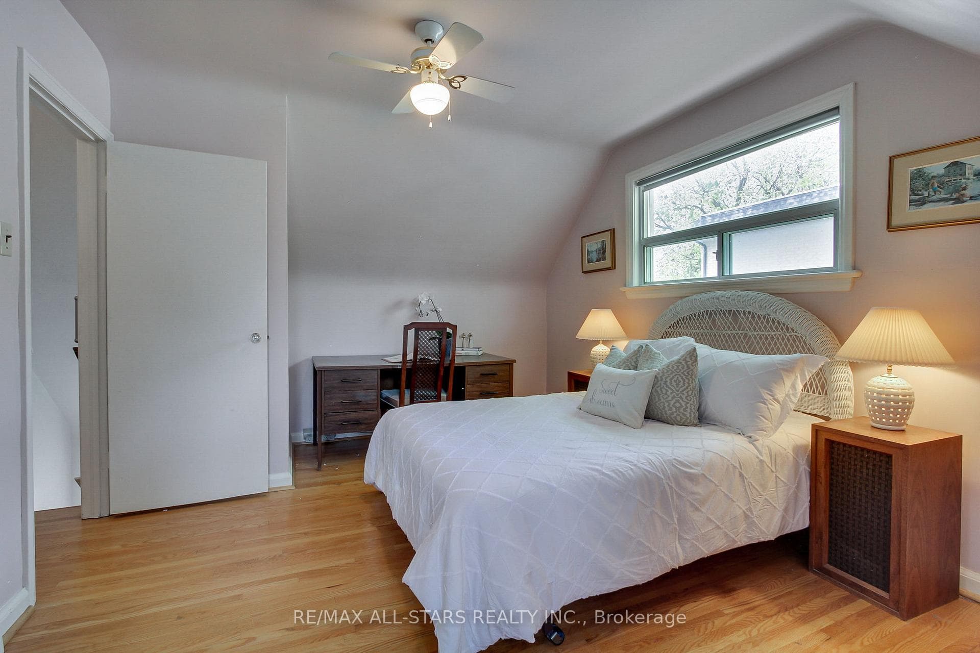 12 Grantbrook Street photo 21