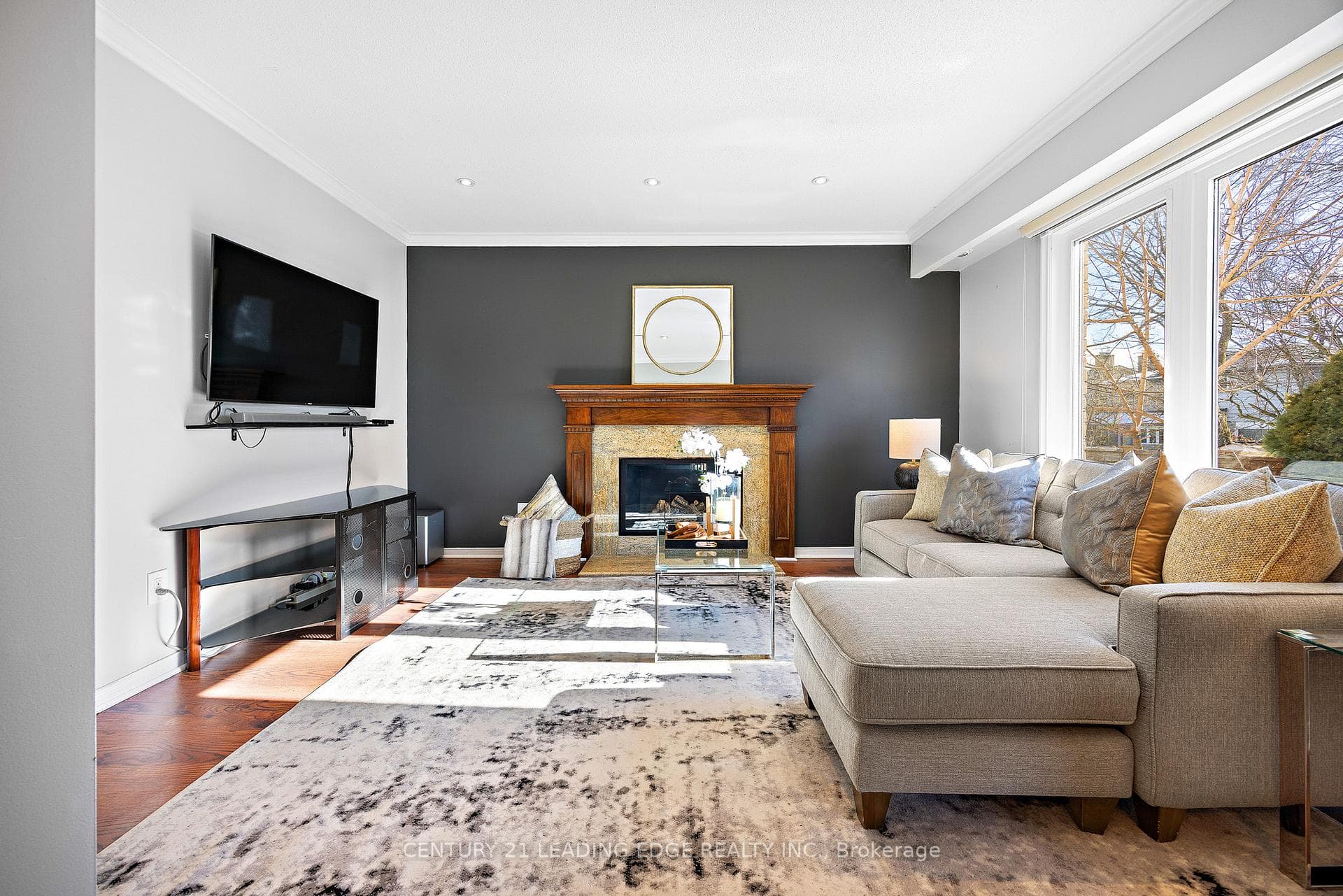 1214 Gloucester Square photo 6