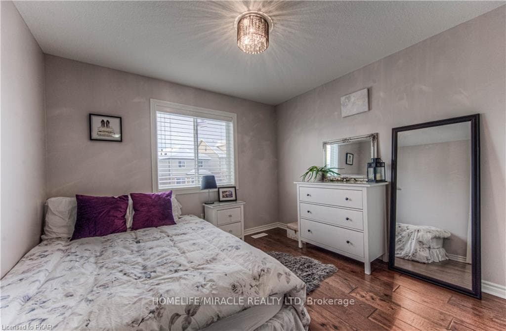 77 Laughland Lane photo 16