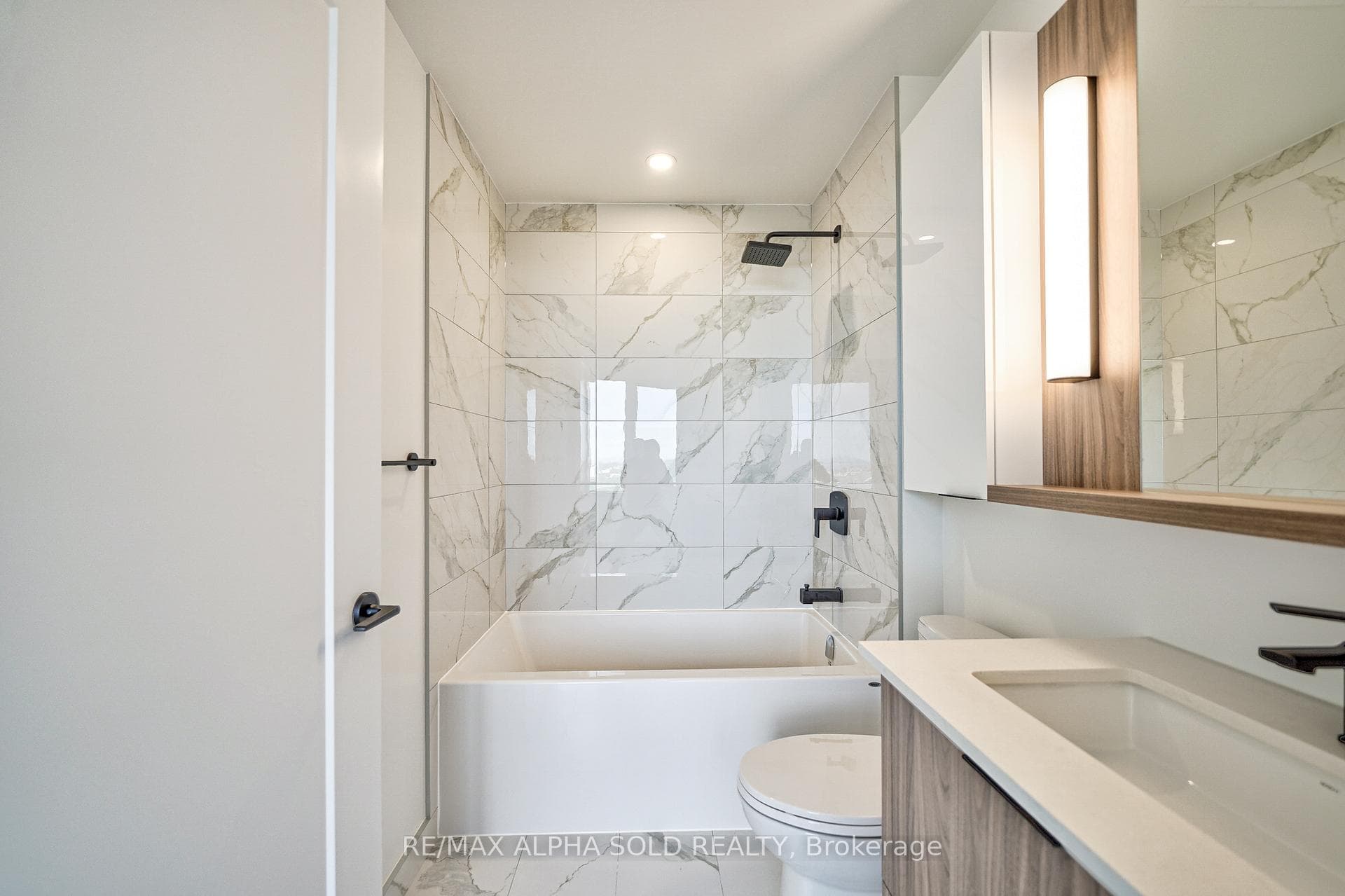 5 Defries Street Unit 3402 photo 19