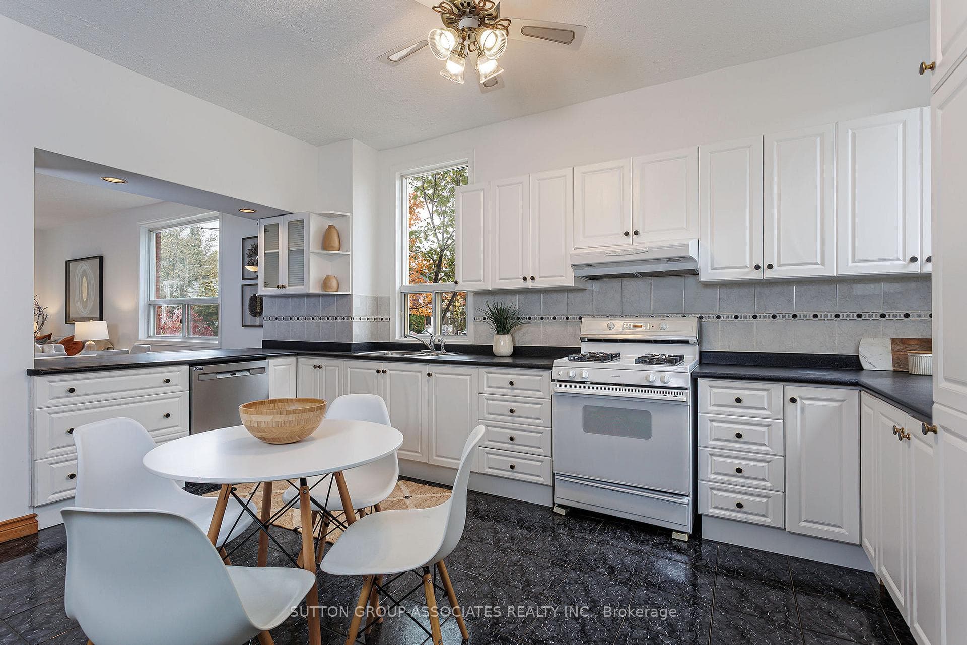 195 Hallam Street photo 14